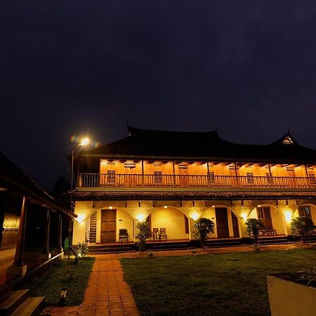 Kumarakom Heritage Resort Коттаям Экстерьер фото