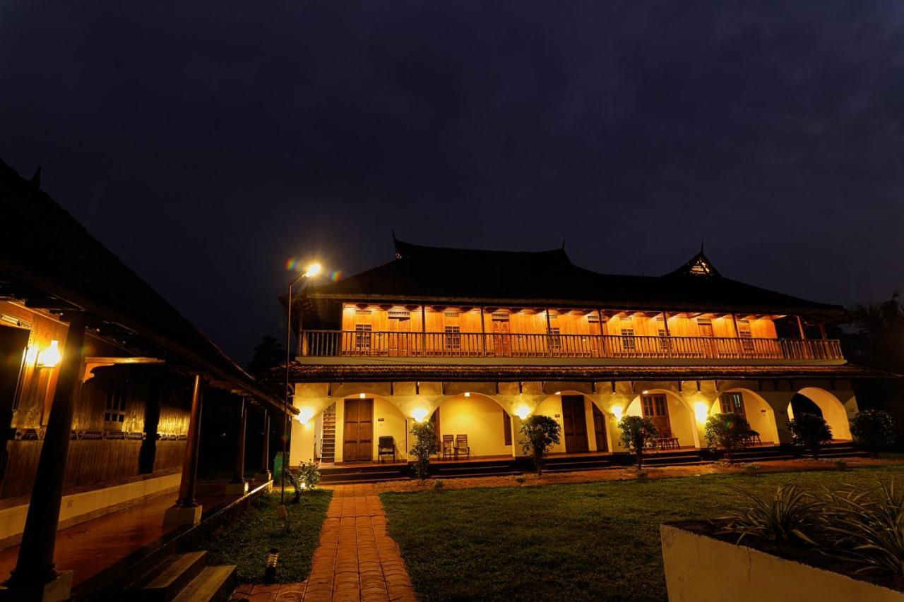 Kumarakom Heritage Resort Коттаям Экстерьер фото