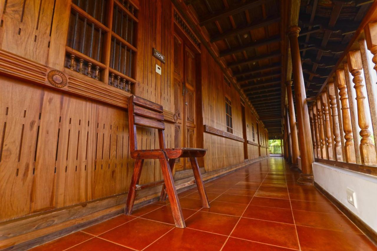 Kumarakom Heritage Resort Коттаям Экстерьер фото