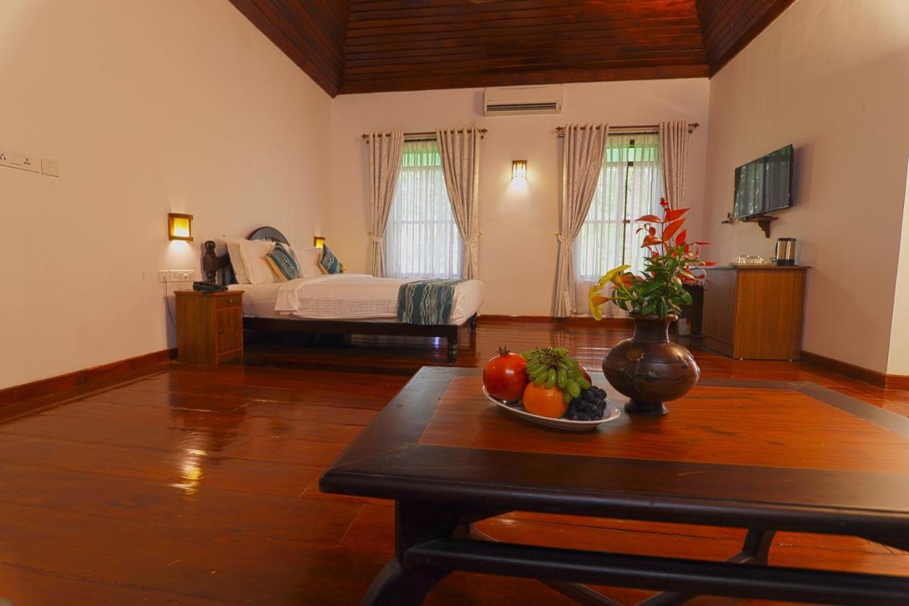 Kumarakom Heritage Resort Коттаям Экстерьер фото