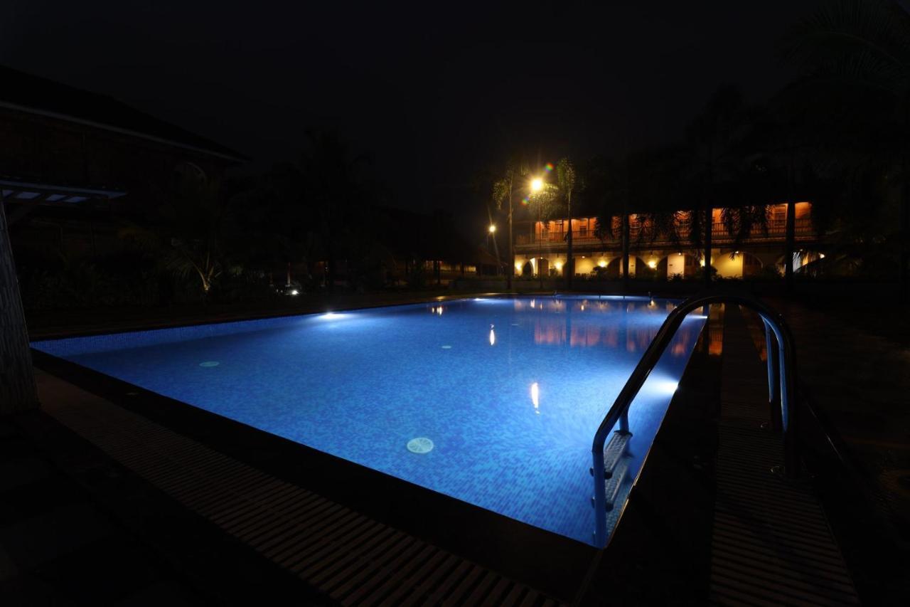 Kumarakom Heritage Resort Коттаям Экстерьер фото
