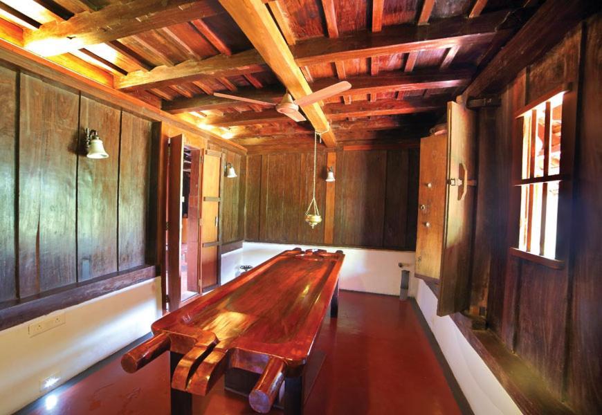 Kumarakom Heritage Resort Коттаям Экстерьер фото